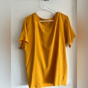 Yellow silk shirt size medium in women’s